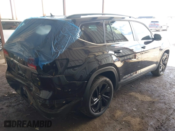 2022 Volkswagen Atlas SE with VIN 1V2KR2CA8NC550050, listed as a IAAI auction lot 42099174 with 55,967 mi miles and . Bid and sale history available at DreamBid. Image 4.