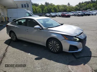 2023 Nissan Altima SV z VIN 1N4BL4DV3PN360945, wystawiony jako Copart lot #59343515 z przebiegiem 55 510 mil mil oraz Czysty tytuł • Clean title. Historia ofert i sprzedaży dostępna na DreamBid. Obrazek 4.