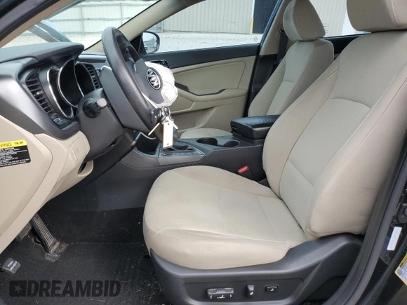 2013 Kia Optima LX z VIN 5XXGM4A77DG132022, wystawiony jako Copart lot #52178515 z przebiegiem 143 611 mil mil oraz Szkoda całkowita • Salvage title. Historia ofert i sprzedaży dostępna na DreamBid. Obrazek 7.