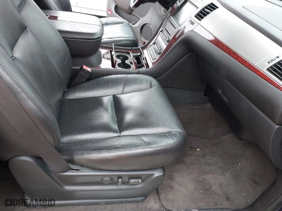 2010 Cadillac Escalade EXT Luxury with VIN 3GYVKMEF5AG207849, listed as a IAAI auction lot 41621832 with 1 mi miles. Bid and sale history available at carsss.com. Image 5.