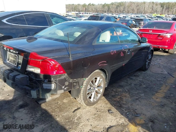 2013 Volvo C70 T5 with VIN YV1672MC2DJ139417, listed as a IAAI auction lot 41589476 with 71,890 mi miles. Bid and sale history available at carsss.com. Image 4.