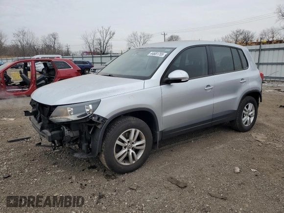 2013 Volkswagen Tiguan S with VIN WVGAV7AX4DW555526, listed as a Copart auction lot 44681755 with 156,488 mi miles and Salvage title. Bid and sale history available at DreamBid. Image 1.