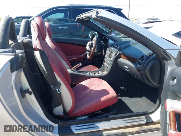 2008 Mercedes-Benz SLK 350 z VIN WDBWK56F08F181783, wystawiony jako IAAI lot #42153077 z przebiegiem 131 428 mil mil oraz . Historia ofert i sprzedaży dostępna na DreamBid. Obrazek 5.