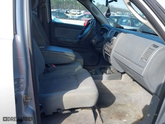 2006 Dodge Dakota SLT with VIN 1D7HE48N16S640961, listed as a IAAI auction lot 41485104 with 294,676 mi miles. Bid and sale history available at carsss.com. Image 5.