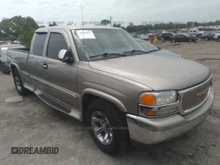 2002 GMC Sierra 1500 SLE with VIN 2GTEC19T421264846, listed as a IAAI auction lot 30569032 with 237,831 mi miles and . Bid and sale history available at carsss.com. Image 1.