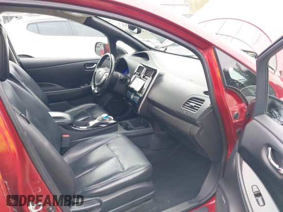2013 Nissan LEAF SL with VIN 1N4AZ0CPXDC411967, listed as a IAAI auction lot 42120907 with 102,035 mi miles. Bid and sale history available at carsss.com. Image 5.