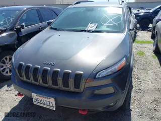 2018 Jeep Cherokee Trailhawk with VIN 1C4PJMBX0JD534722, listed as a IAAI auction lot 41557426 with 109,429 mi miles. Bid and sale history available at carsss.com. Image 12.
