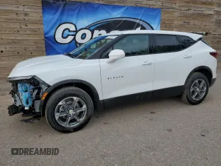 2025 Chevrolet Blazer LT z VIN 3GNKBHR48SS142526, wystawiony jako Copart lot #60465695 z przebiegiem 13 599 mil mil oraz Czysty tytuł • Clean title. Historia ofert i sprzedaży dostępna na DreamBid. Obrazek 1.