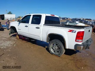 2011 GMC Sierra 1500 SLE with VIN 3GTP2VE32BG247348, listed as a IAAI auction lot 41740121 with 247,646 mi miles. Bid and sale history available at carsss.com. Image 3.