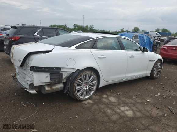 2014 Jaguar XJ with VIN SAJWJ2GD3E8V64988, listed as a Copart auction lot 55375034 with 0 mi miles and Clean Title. Bid and sale history available at carsss.com. Image 3.
