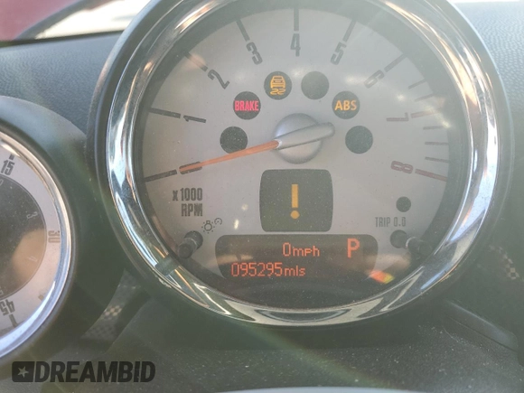 2013 MINI Convertible S with VIN WMWZP3C50DT550554, listed as a Copart auction lot 88415495 with 95,295 mi miles and Salvage title. Bid and sale history available at DreamBid. Image 9.