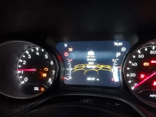 2019 Jeep Compass Latitude z VIN 3C4NJDBB3KT828901, wystawiony jako IAAI lot #41873087 z przebiegiem 49 107 mil mil oraz . Historia ofert i sprzedaży dostępna na DreamBid. Obrazek 15.