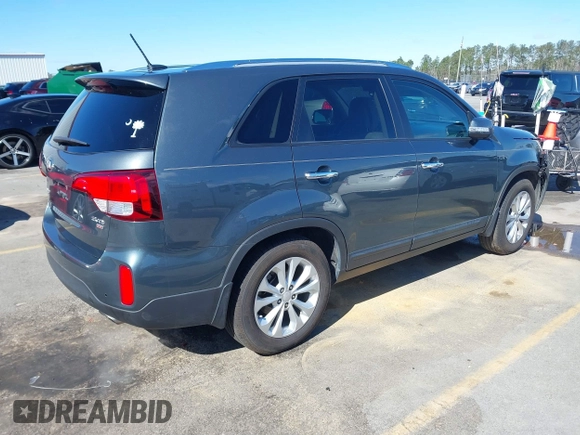 2015 Kia Sorento EX with VIN 5XYKU4A70FG559566, listed as a IAAI auction lot 41727052 with 92,258 mi miles. Bid and sale history available at carsss.com. Image 4.