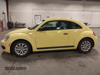2015 Volkswagen Beetle Classic z VIN 3VWF17AT0FM611710, wystawiony jako IAAI lot #42209254 z przebiegiem 87 583 mil mil oraz . Historia ofert i sprzedaży dostępna na DreamBid. Obrazek 15.