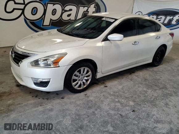 2014 Nissan Altima 2.5 S with VIN 1N4AL3AP4EN362390, listed as a Copart auction lot 52136585 with 147,004 mi miles and Clean Title. Bid and sale history available at carsss.com. Image 1.