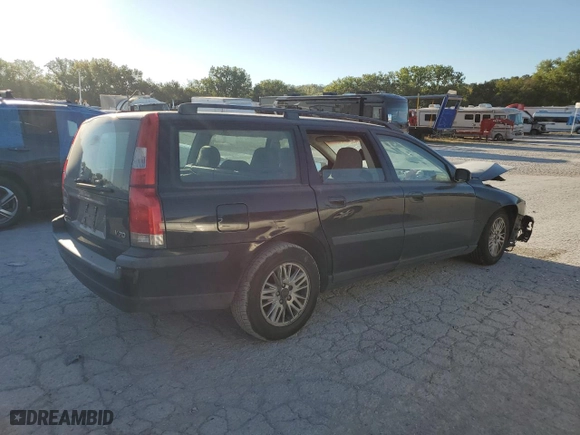 2004 Volvo V70 with VIN YV1SW61T442362257, listed as a Copart auction lot 70983704 with NaN miles and Salvage Title. Bid and sale history available at carsss.com. Image 3.
