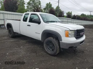2013 GMC Sierra 2500HD Work Truck z VIN 1GT22ZC82DZ229449, wystawiony jako Copart lot #61175655 z przebiegiem Nie podano mil oraz Szkoda całkowita • Salvage title. Historia ofert i sprzedaży dostępna na DreamBid. Obrazek 4.