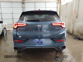 2024 Buick Encore GX Avenir с VIN KL4AMGSL2RB057630, выставлен на аукционе Copart как лот 89081825 с пробегом 6 096 миль миль и Списание • Salvage title. История ставок и продаж доступна на DreamBid. Изображение 6.