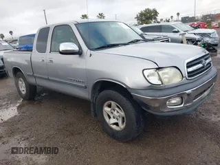 2001 Toyota Tundra SR5 with VIN 5TBRT341X1S204718, listed as a IAAI auction lot 41760173 with 233,734 mi miles. Bid and sale history available at carsss.com. Image 1.