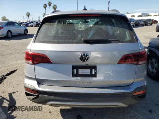 2023 Volkswagen Taos S z VIN 3VVCX7B22PM352537, wystawiony jako Copart lot #46912625 z przebiegiem 13 514 mil mil oraz Szkoda całkowita • Salvage title. Historia ofert i sprzedaży dostępna na DreamBid. Obrazek 6.