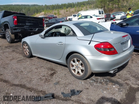 2009 Mercedes-Benz SLK-Class 3.0L with VIN WDBWK54F69F190007, listed as a IAAI auction lot 41775603 with 131,703 mi miles. Bid and sale history available at carsss.com. Image 3.