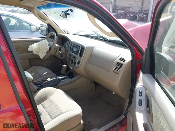 2005 Ford Escape XLT with VIN 1FMYU931X5KD39419, listed as a IAAI auction lot 41778160 with 37,234 mi miles. Bid and sale history available at carsss.com. Image 5.