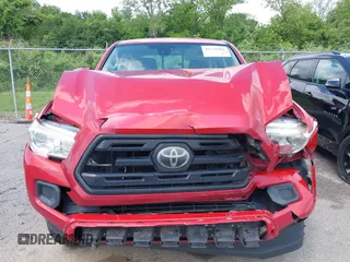 2018 Toyota Tacoma SR z VIN 5TFAX5GN3JX115019, wystawiony jako IAAI lot #42116802 z przebiegiem 190 220 mil mil oraz . Historia ofert i sprzedaży dostępna na DreamBid. Obrazek 12.