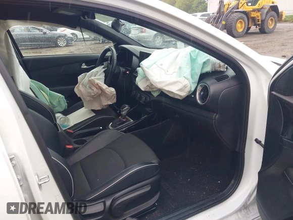 2021 Kia Forte GT-Line с VIN 3KPF34AD4ME414714, выставлен на аукционе IAAI как лот 42356802 с пробегом 32 242 миль миль и . История ставок и продаж доступна на DreamBid. Изображение 5.