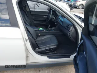 2014 BMW 3 Series 328i с VIN WBA3A5C5XEJ463194, выставлен на аукционе IAAI как лот 42528513 с пробегом 179 909 миль миль и . История ставок и продаж доступна на DreamBid. Изображение 5.