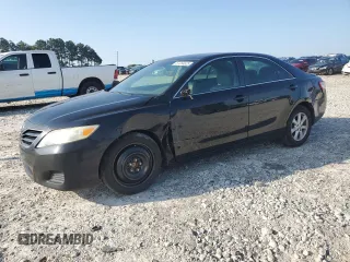 2010 Toyota Camry z VIN 4T1BF3EK4AU017277, wystawiony jako Copart lot #57284825 z przebiegiem 141 888 mil mil oraz Szkoda całkowita • Salvage title. Historia ofert i sprzedaży dostępna na DreamBid. Obrazek 1.