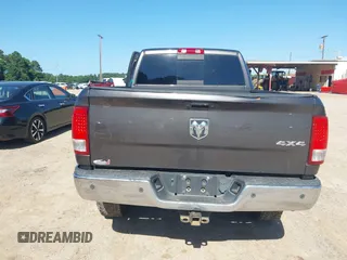 2015 Ram 2500 Laramie z VIN 3C6UR5FL6FG708769, wystawiony jako IAAI lot #42299173 z przebiegiem 101 660 mil mil oraz . Historia ofert i sprzedaży dostępna na DreamBid. Obrazek 16.