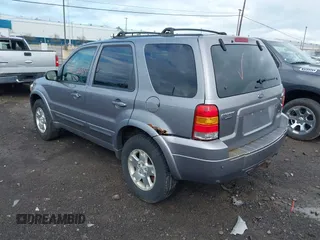 2007 Ford Escape Limited with VIN 1FMCU94167KA76261, listed as a IAAI auction lot 42152654 with 139,019 mi miles. Bid and sale history available at carsss.com. Image 3.