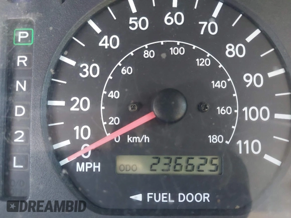1999 Toyota Sienna LE with VIN 4T3ZF13C1XU097653, listed as a IAAI auction lot 41765274 with 236,625 mi miles. Bid and sale history available at carsss.com. Image 7.