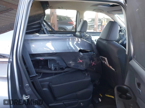 2019 Honda Pilot EX-L with VIN 5FNYF6H56KB099156, listed as a IAAI auction lot 41491204 with 32,651 mi miles. Bid and sale history available at carsss.com. Image 8.