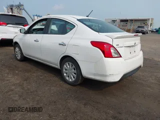 2019 Nissan Versa SV z VIN 3N1CN7AP1KL809079, wystawiony jako IAAI lot #42405903 z przebiegiem 76 115 mil mil oraz . Historia ofert i sprzedaży dostępna na DreamBid. Obrazek 3.