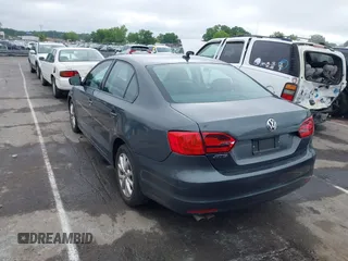 2012 Volkswagen Jetta SE с VIN 3VWDP7AJ5CM451193, выставлен на аукционе IAAI как лот 42228110 с пробегом 110 583 миль миль и . История ставок и продаж доступна на DreamBid. Изображение 3.