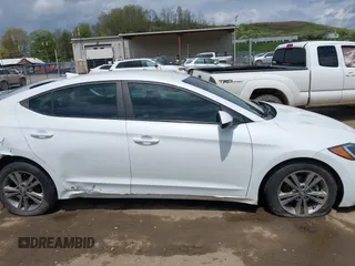 2017 Hyundai Elantra Limited z VIN 5NPD84LF8HH041184, wystawiony jako IAAI lot #42074978 z przebiegiem 39 595 mil mil oraz . Historia ofert i sprzedaży dostępna na DreamBid. Obrazek 14.