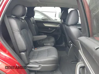 2024 Mazda CX-90 S z VIN JM3KK1HC2R1133087, wystawiony jako IAAI lot #41955750 z przebiegiem 24 217 mil mil oraz . Historia ofert i sprzedaży dostępna na DreamBid. Obrazek 8.