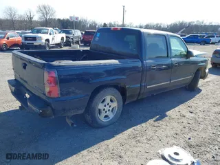 2005 Chevrolet Silverado 1500 LS with VIN 2GCEC13TX51388858, listed as a IAAI auction lot 41771105 with 266,554 mi miles. Bid and sale history available at carsss.com. Image 4.