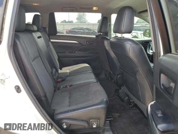 2015 Toyota Highlander LE Plus z VIN 5TDZKRFH6FS088643, wystawiony jako Copart lot #58066475 z przebiegiem 258 894 mil mil oraz Czysty tytuł • Clean title. Historia ofert i sprzedaży dostępna na DreamBid. Obrazek 11.
