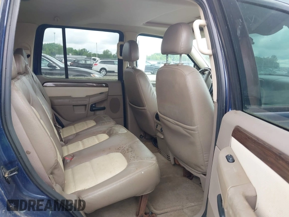 2004 Ford Explorer Eddie Bauer z VIN 1FMZU74W94UB24409, wystawiony jako IAAI lot #42244961 z przebiegiem 175 390 mil mil oraz . Historia ofert i sprzedaży dostępna na DreamBid. Obrazek 8.