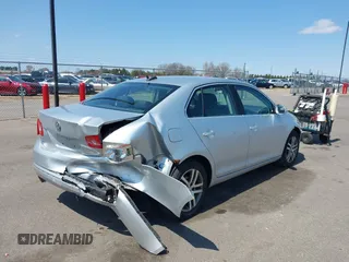 2006 Volkswagen Jetta 2.5L with VIN 3VWSG71K06M666629, listed as a IAAI auction lot 42103342 with 183,506 mi miles and . Bid and sale history available at DreamBid. Image 4.
