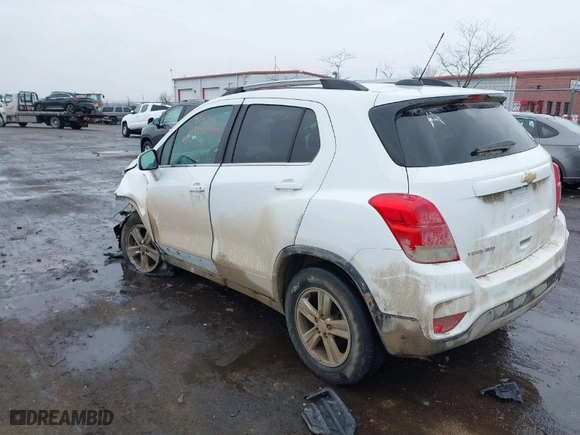2020 Chevrolet Trax LT with VIN KL7CJPSB6LB313402, listed as a IAAI auction lot 41490132 with 59,459 mi miles. Bid and sale history available at carsss.com. Image 3.