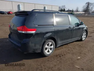2011 Toyota Sienna LE AAS with VIN 5TDKK3DC4BS141226, listed as a IAAI auction lot 41786997 with 206,100 mi miles. Bid and sale history available at carsss.com. Image 4.