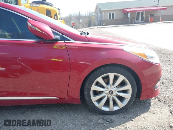 2016 Hyundai Azera Limited with VIN KMHFH4JG5GA524170, listed as a IAAI auction lot 42065814 with 73,607 mi miles and . Bid and sale history available at carsss.com. Image 21.