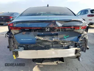 2024 Honda Accord LX z VIN 1HGCY1F20RA011903, wystawiony jako Copart lot #55483115 z przebiegiem 7 505 mil mil oraz Szkoda całkowita • Salvage title. Historia ofert i sprzedaży dostępna na DreamBid. Obrazek 6.