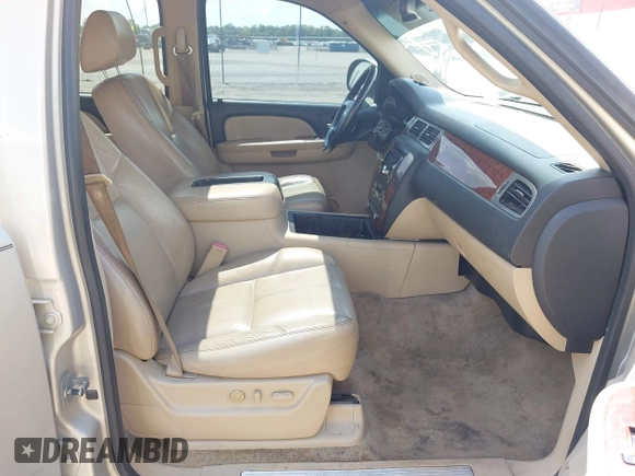 2008 Chevrolet Suburban LTZ with VIN 1GNFK16Y78R121985, listed as a IAAI auction lot 42602591 with 186,975 mi miles and . Bid and sale history available at DreamBid. Image 5.