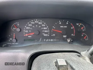 2002 Ford F-350 XL z VIN 1FTWW33F92EA76011, wystawiony jako Copart lot #59820745 z przebiegiem 442 139 mil mil oraz Czysty tytuł • Clean title. Historia ofert i sprzedaży dostępna na DreamBid. Obrazek 8.