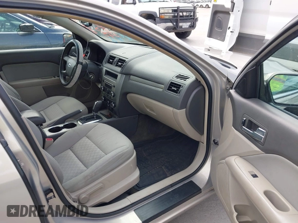 2010 Ford Fusion SE with VIN 3FAHP0HG9AR401229, listed as a IAAI auction lot 42644712 with 182,834 mi miles and . Bid and sale history available at DreamBid. Image 5.