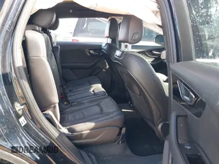 2017 Audi Q7 Premium Plus z VIN WA1LAAF74HD044974, wystawiony jako IAAI lot #41823974 z przebiegiem 135 619 mil mil oraz . Historia ofert i sprzedaży dostępna na DreamBid. Obrazek 8.